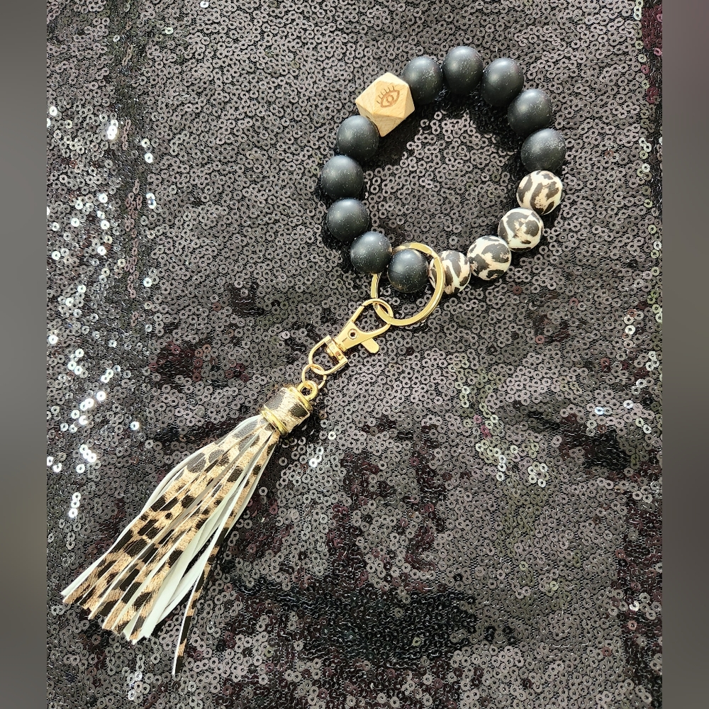 Black and White Tassel Key Ring Beaded Bracelet